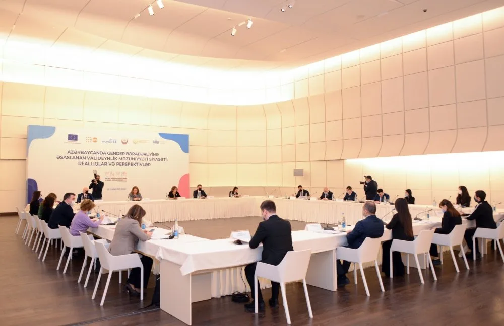 "Regional İnkişaf” İctimai Birliyi dəyirmi masa keçirdi - Fotolar