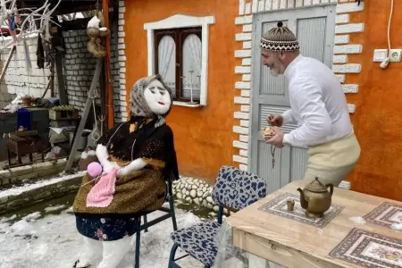 7 il əvvəl evləndiyi qardan gəlinə protez diş hədiyyə etdi - VİDEO