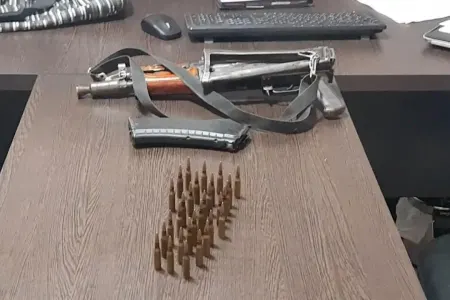 Bakıda “Kalaşnikov” markalı avtomat satmaq istəyən - şəxs SAXLANILDI - VİDEO/FOTO