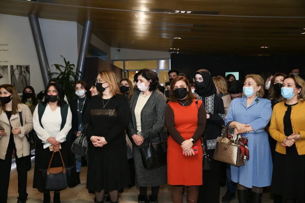 Xalça Muzeyində Tamilla Abdullayevanın sərgisi keçirildi - Fotolar