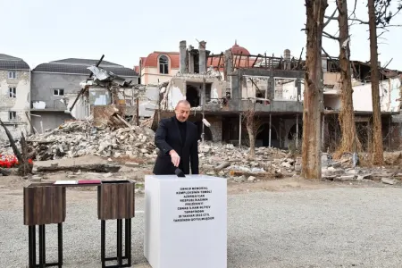 Prezident Gəncə Memorial Kompleksinin təməlini qoydu
