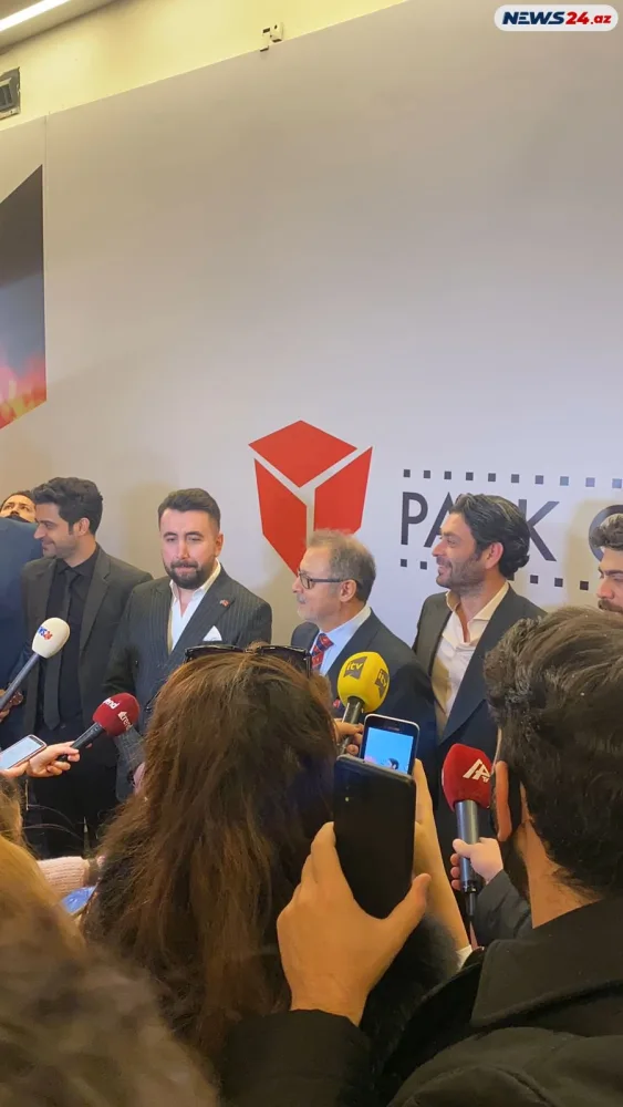 Türkiyənin məşhur aktyorları Bakıda - FOTOLAR