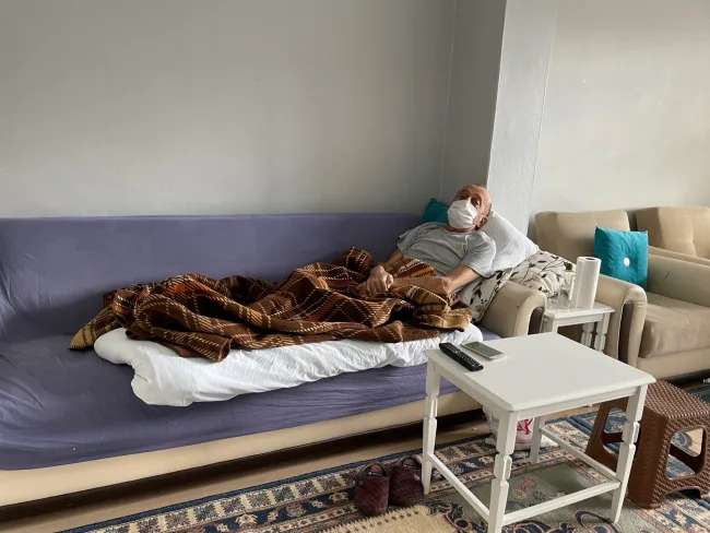 78 dəfə koronavirus testi verdi - 14 aydır karantindədir - FOTO