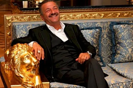 Telman İsmayılov bu müğənnini əlindən öpməyə - məcbur edib