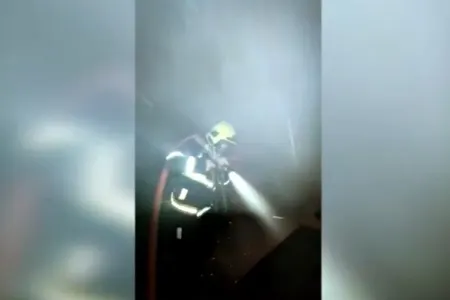 Keşlədə mebel sexində yanğın olub - Video