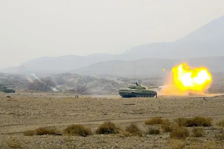 Əlahiddə Ümumqoşun Ordunun tank bölməsi yoxlanıldı - Video/Foto