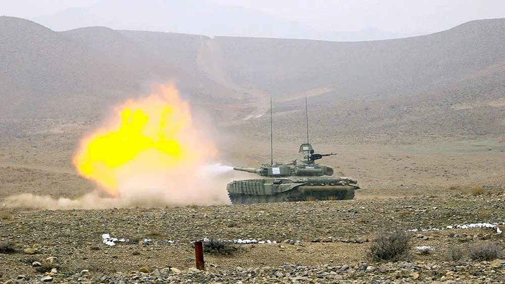 Əlahiddə Ümumqoşun Ordunun tank bölməsi yoxlanıldı - Video/Foto