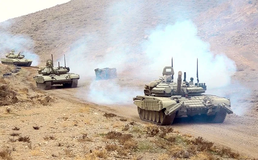 Əlahiddə Ümumqoşun Ordunun tank bölməsi yoxlanıldı - Video/Foto
