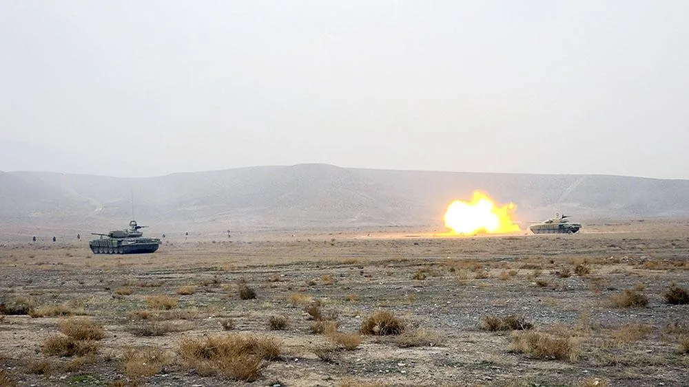Əlahiddə Ümumqoşun Ordunun tank bölməsi yoxlanıldı - Video/Foto