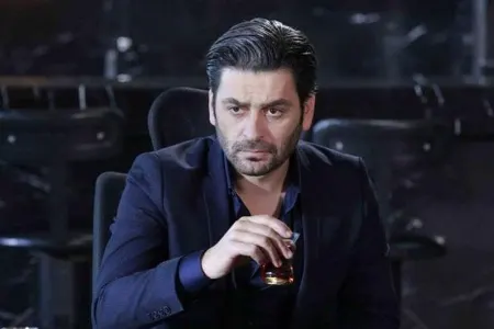 Ozan Akbaba "Ay Laçın" mahnısını belə oxudu - VİDEO