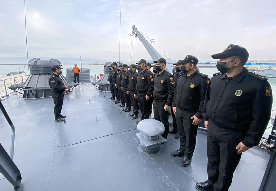 Hərbi hissələrin döyüşə hazırolma vəziyyəti yoxlanılıb - VİDEO/FOTO