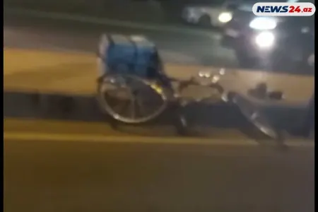 Bakıda avtomobil Volt-un velosipedçisini vurub ölümcül etdi - VİDEO