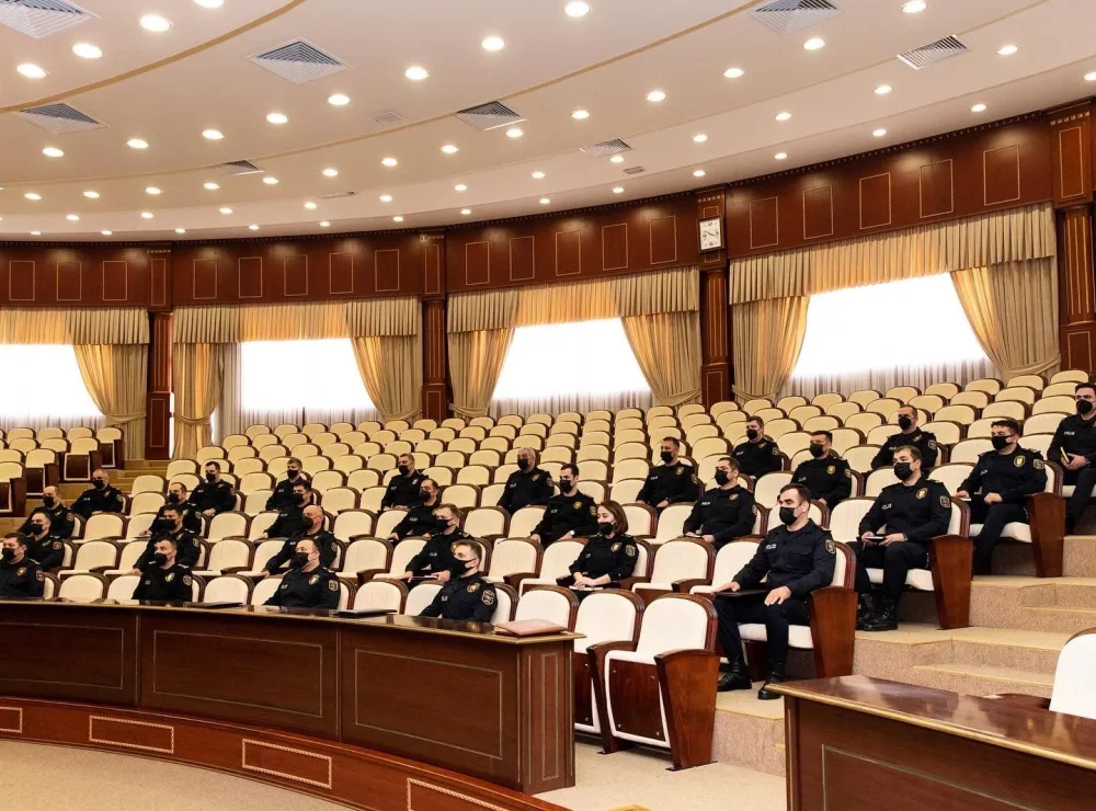 Vilayət Eyvazov əməliyyat müşavirəsi keçirdi
