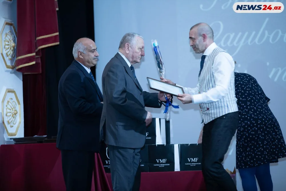 Fərrux Qayıbovun 130 illiyi ilə bağlı məhdud sayda saat istehsal olundu - FOTO/VİDEO