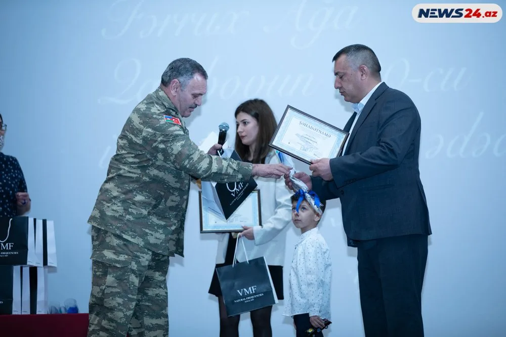 Fərrux Qayıbovun 130 illiyi ilə bağlı məhdud sayda saat istehsal olundu - FOTO/VİDEO