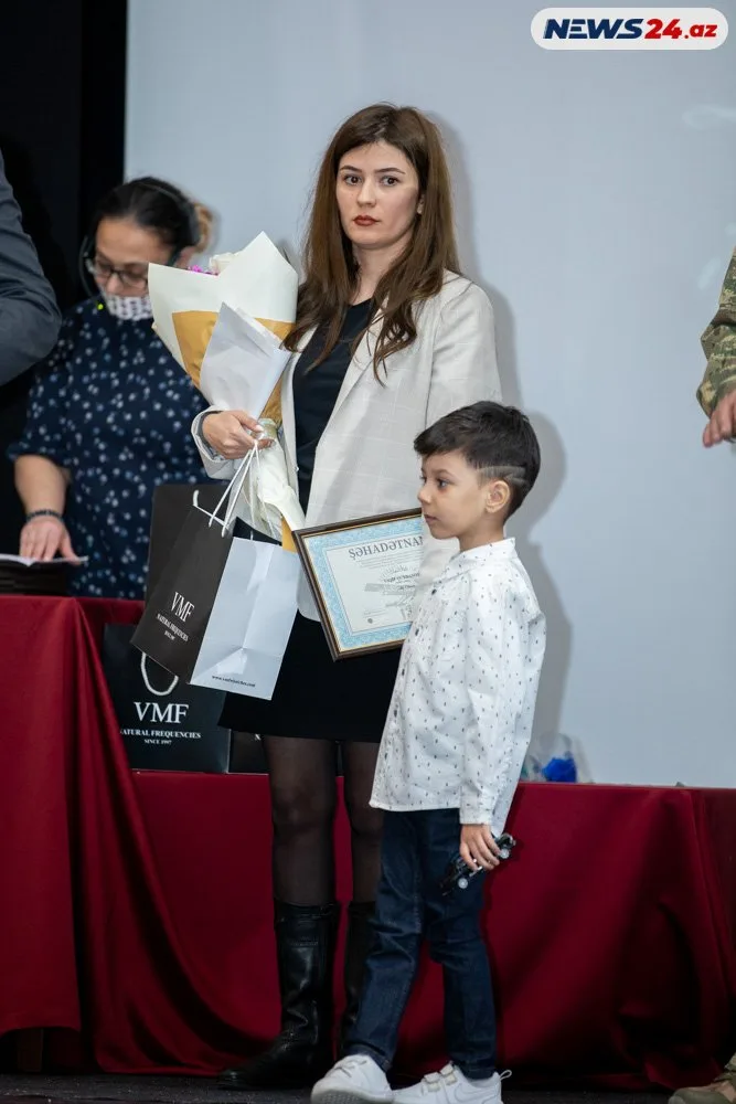 Fərrux Qayıbovun 130 illiyi ilə bağlı məhdud sayda saat istehsal olundu - FOTO/VİDEO