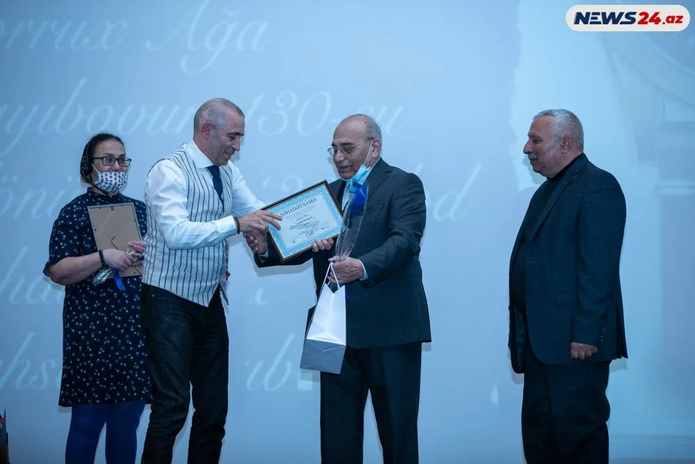 Fərrux Qayıbovun 130 illiyi ilə bağlı məhdud sayda saat istehsal olundu - FOTO/VİDEO