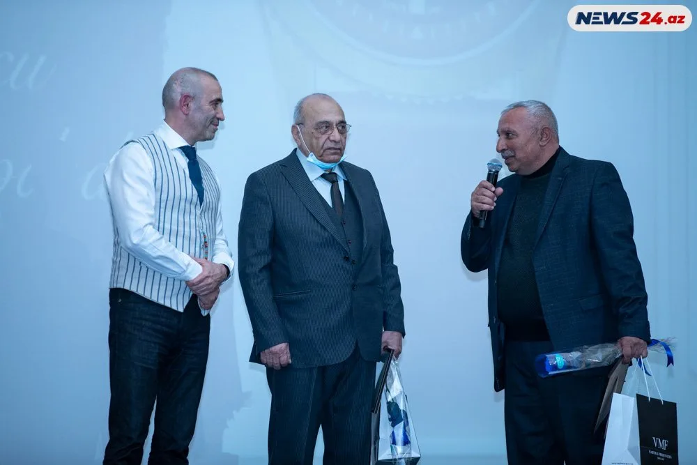 Fərrux Qayıbovun 130 illiyi ilə bağlı məhdud sayda saat istehsal olundu - FOTO/VİDEO