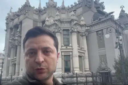 Zelenski Kiyevdən YENİ VİDEO paylaşdı: Mən buradayam