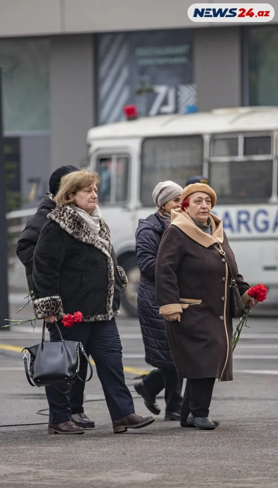 “Donmuş anamı belimdə daşıdım” – - XOCALI DƏHŞƏTİ - FOTO/VİDEO