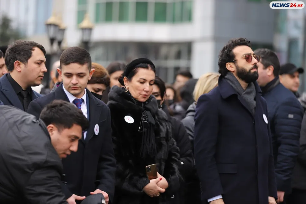 “Donmuş anamı belimdə daşıdım” – - XOCALI DƏHŞƏTİ - FOTO/VİDEO