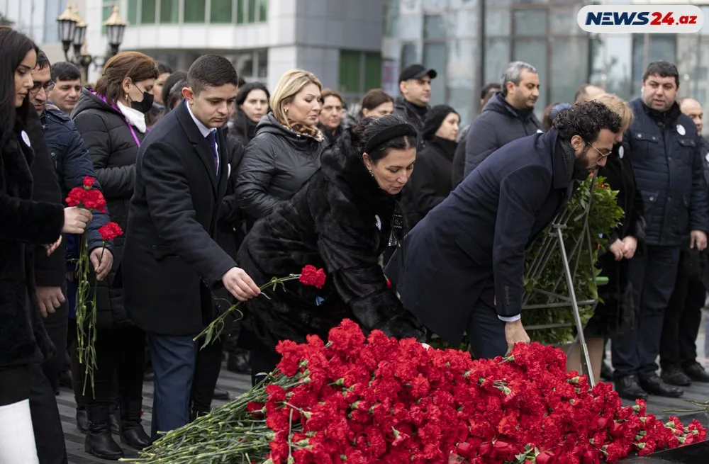 “Donmuş anamı belimdə daşıdım” – - XOCALI DƏHŞƏTİ - FOTO/VİDEO