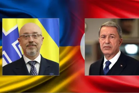 Türkiyə və Ukrayna müdafiə nazirləri arasında telefon danışığı oldu