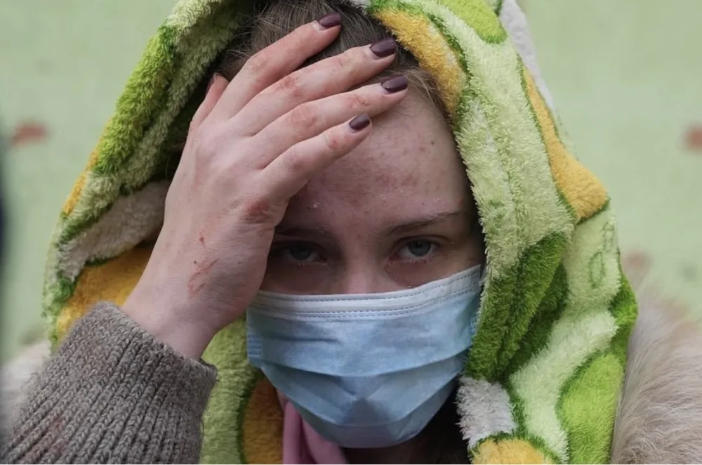 Mariupolda doğum evinin bombalanmasından sonra - Dəhşətli GÖRÜNTÜLƏR
