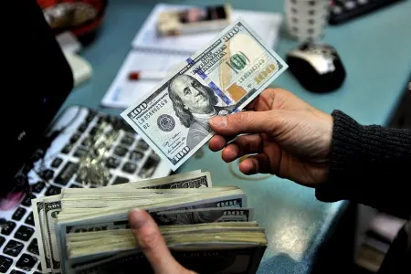 ABŞ Rusiyaya dollar ixracını, - satışını və tədarükünü qadağan edib