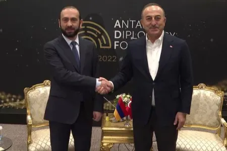 Antalyada Türkiyə və Ermənistan XİN rəhbərlərinin görüşü başladı