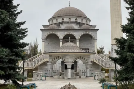 Mariupolda 80-dən çox insan sığınan türk məscidi gülləbran edildi