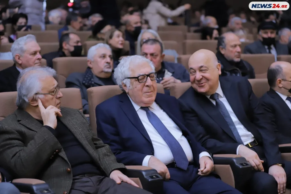 Xalq yazıçısı Rüstəm İbrahimbəyovla vida mərasimi başa çatdı- - FOTO -YENİLƏNDİ-6- VİDEO