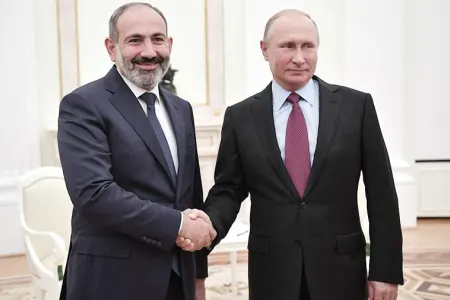 Putin və Paşinyan Qarabağdakı vəziyyəti müzakirə ediblər