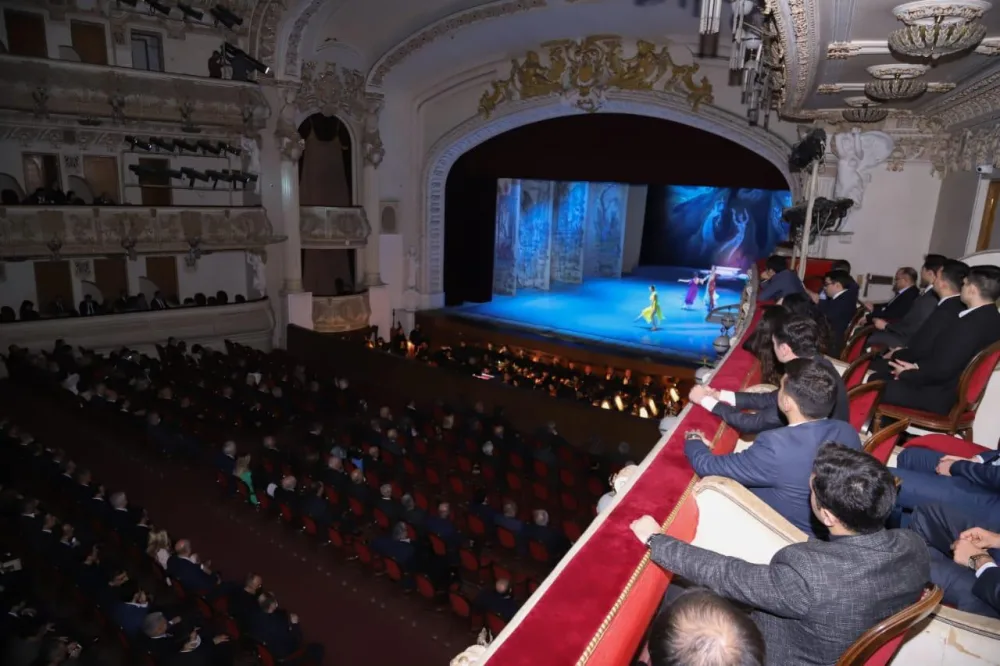 Prokurorluq əməkdaşları Opera və Balet Teatrında oldu