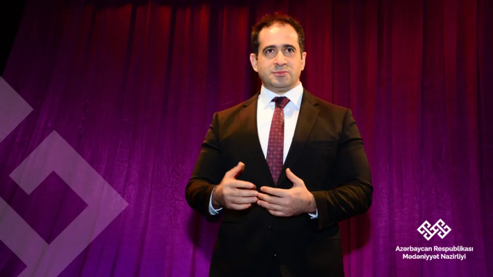 Mehriban Ələkbərzadə Gənc Tamaşaçılar Teatrının kollektivinə təqdim olundu - FOTO