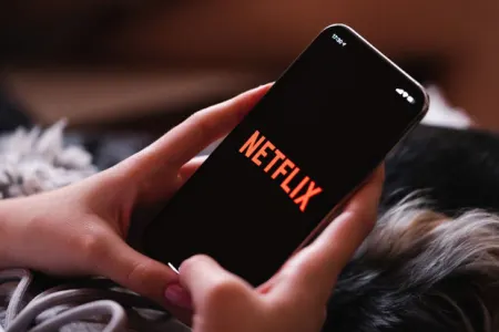 “Netflix” Rusiyadakı “App Store” və “Google Play”dən tətbiqini sildi