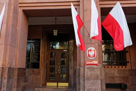 Polşa rusiyalı diplomatları ölkədən çıxarır