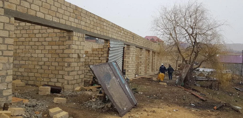 Gədəbəydə qanunsuz tikintinin qarşısı alındı