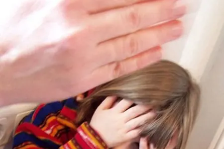 Şəkidə ŞOK HADİSƏ: - Küçədə tutduğu 12 yaşlı qızı sürüyə-sürüyə evə apardı – TƏFƏRRÜAT