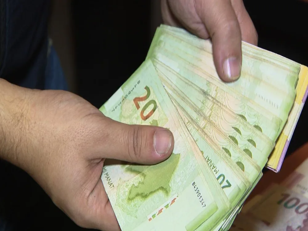 Bakıda narkotik və silah-sursat satmaq istəyən şəxslər tutuldu