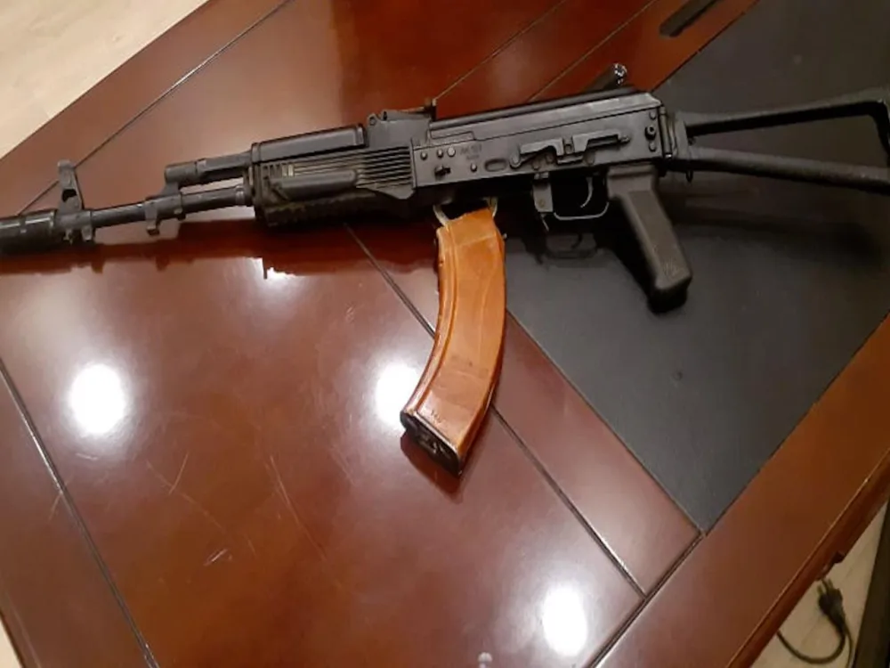 Bakıda narkotik və silah-sursat satmaq istəyən şəxslər tutuldu