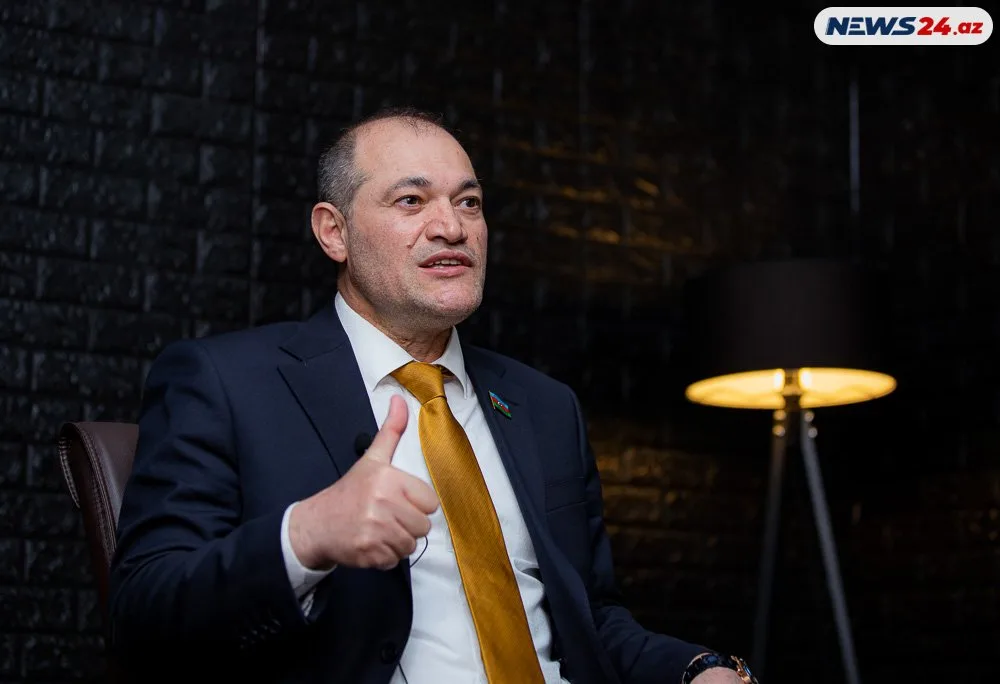 Deputatdan SƏRT SÖZLƏR: “Azərbaycanda süpürgəçi belə zəng və xahişlə işə götürülür” – - VİDEOMÜSAHİBƏ