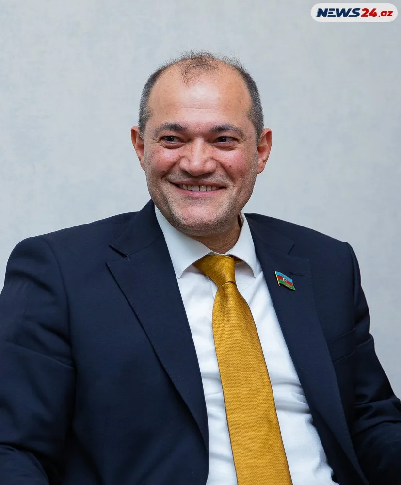 Deputatdan SƏRT SÖZLƏR: “Azərbaycanda süpürgəçi belə zəng və xahişlə işə götürülür” – - VİDEOMÜSAHİBƏ