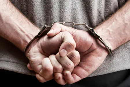 Dələduzluqla axtarışda olan şəxs Şirvanda narkotiklə saxlanıldı