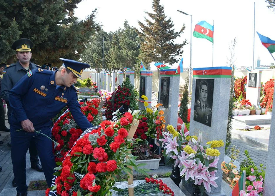 Aprel döyüşlərində şəhid olan pilotların xatirəsi anıldı- - FOTO