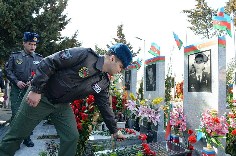 Aprel döyüşlərində şəhid olan pilotların xatirəsi anıldı- - FOTO