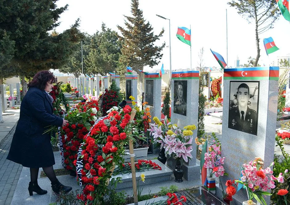 Aprel döyüşlərində şəhid olan pilotların xatirəsi anıldı- - FOTO