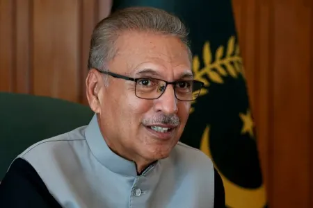 Pakistan Prezidenti parlamenti buraxdı