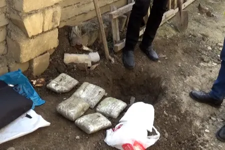 Gizli anbarlarda narkotik maddə saxlayan şəxslər tutuldu
