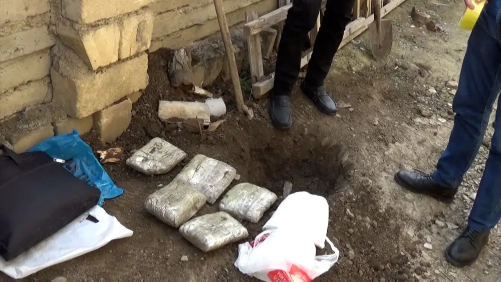 Gizli anbarlarda narkotik maddə saxlayan şəxslər tutuldu